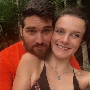 Meet your Posher, Caitlin